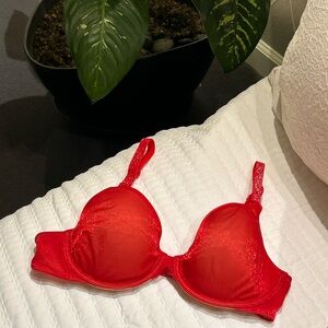Victoria Secret Glitter Red Women's Intimate Bra (never worn)